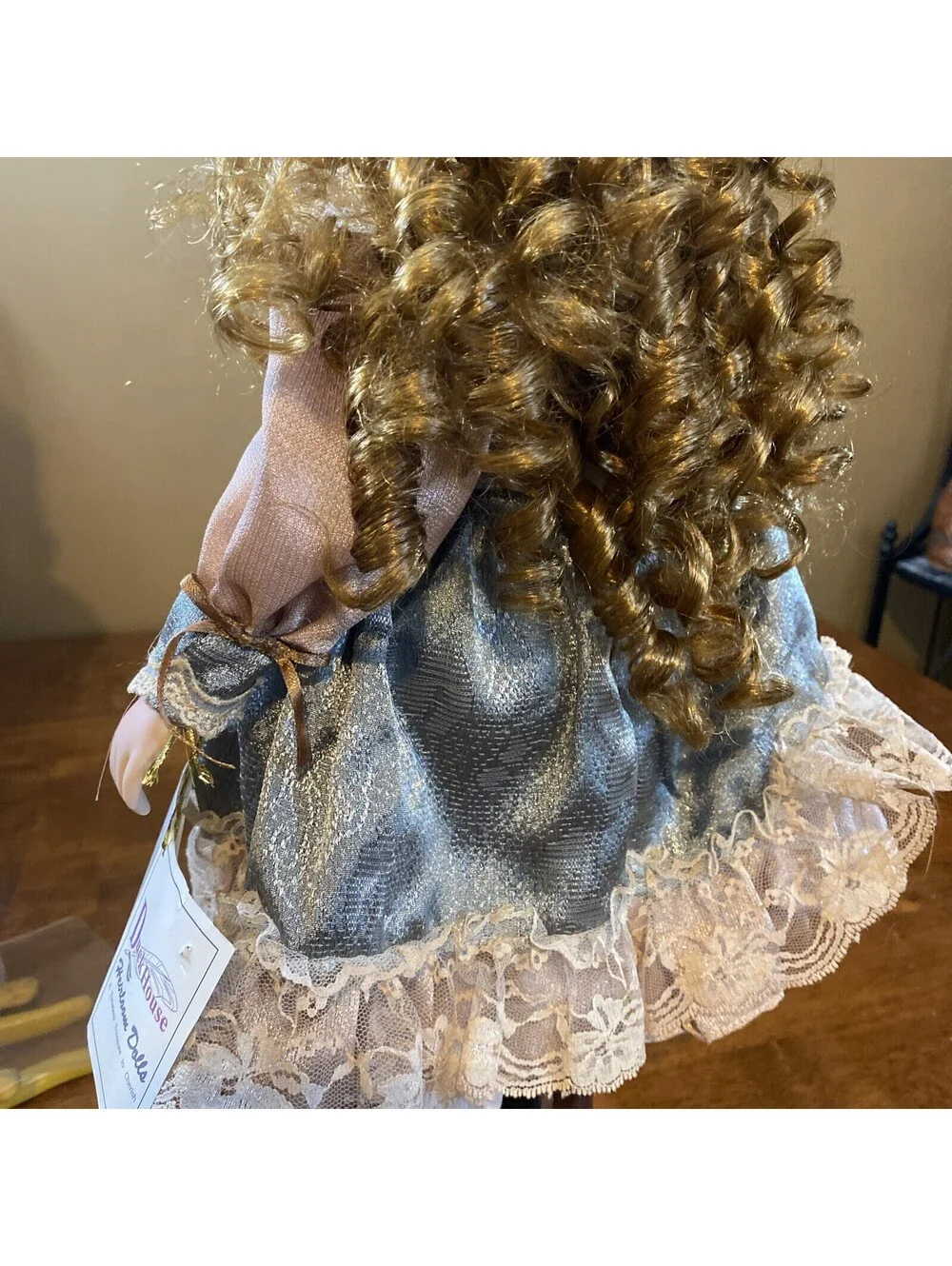 Vintage Duck House Heirloom Dolls Porcelain Doll Needs Stand 18 Inch 0913/5000